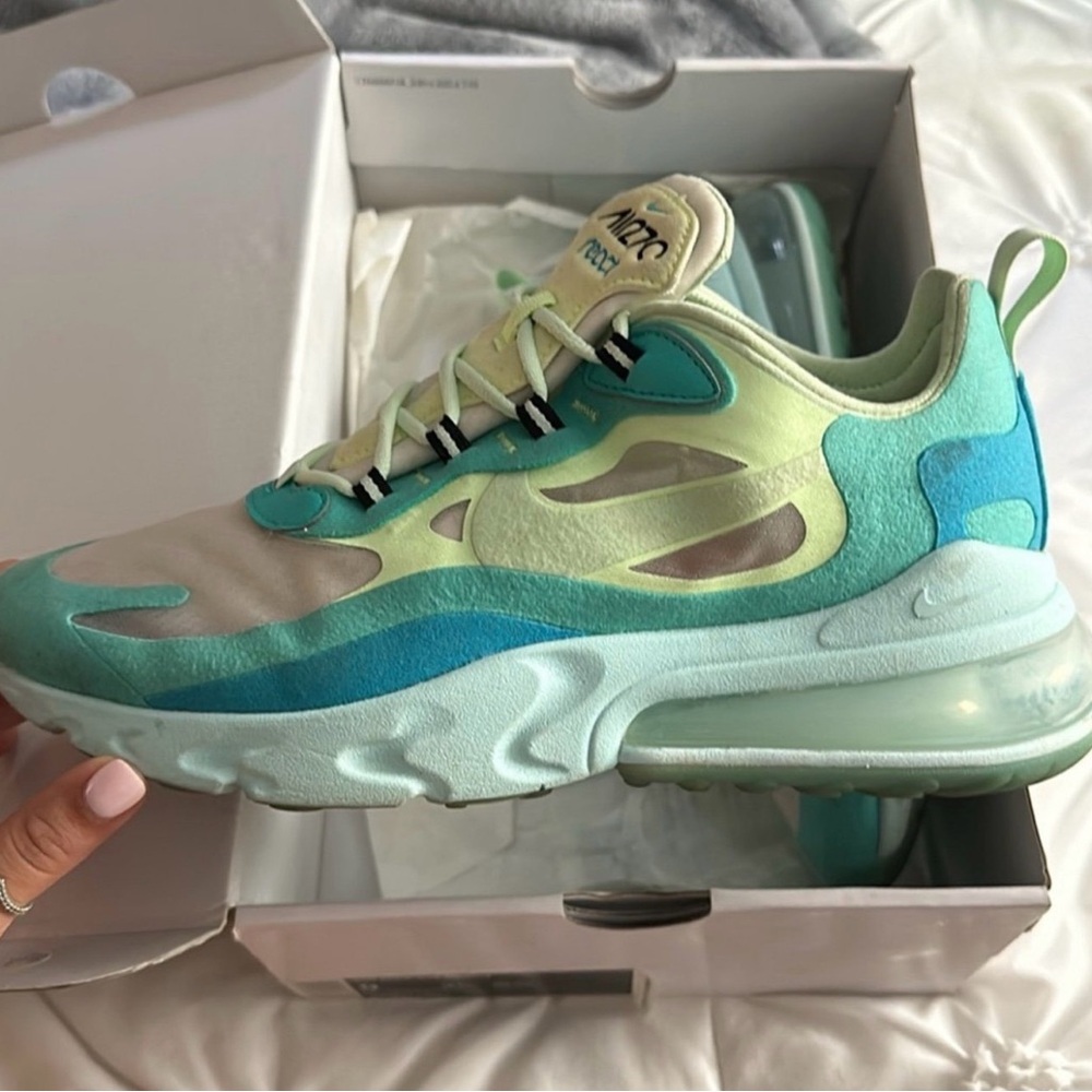 Nike Air Max 270 React in Hyper Jade/Frosted Spruce